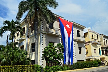 Банкоматы Кубы начали принимать карты «Мир»