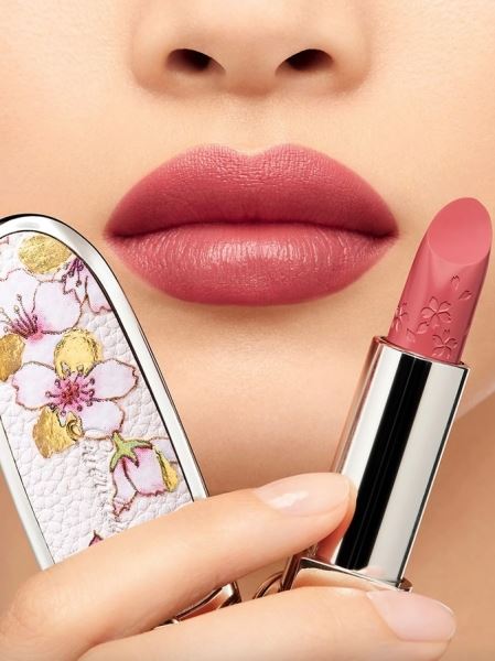 </p>
<p>                        Guerlain Cherry Blossom Spring Collection 2023</p>
<p>                    
