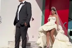 Наряд невесты высмеяли в сети со словами «вышла замуж в одеяле»
