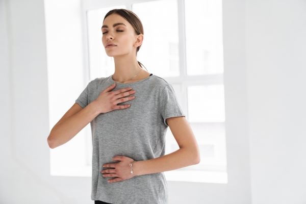 Не убивайтесь в спортзале — просто дышите: 7 дыхательных практик для похудения