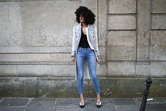 Стилистка раскрыла способ выглядеть модно в устаревших облегающих джинсах