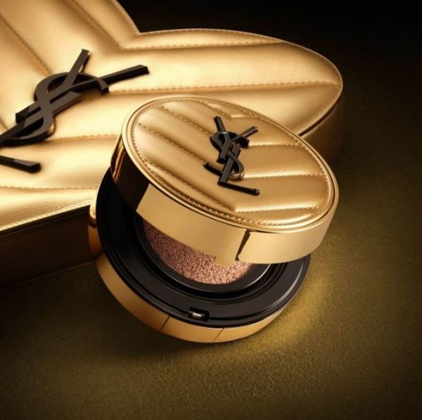 </p>
<p>                        YSL Makeup Collection Valentine's Day 2023</p>
<p>                    