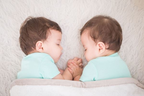 5 мифов о зачатии и рождении двойняшек